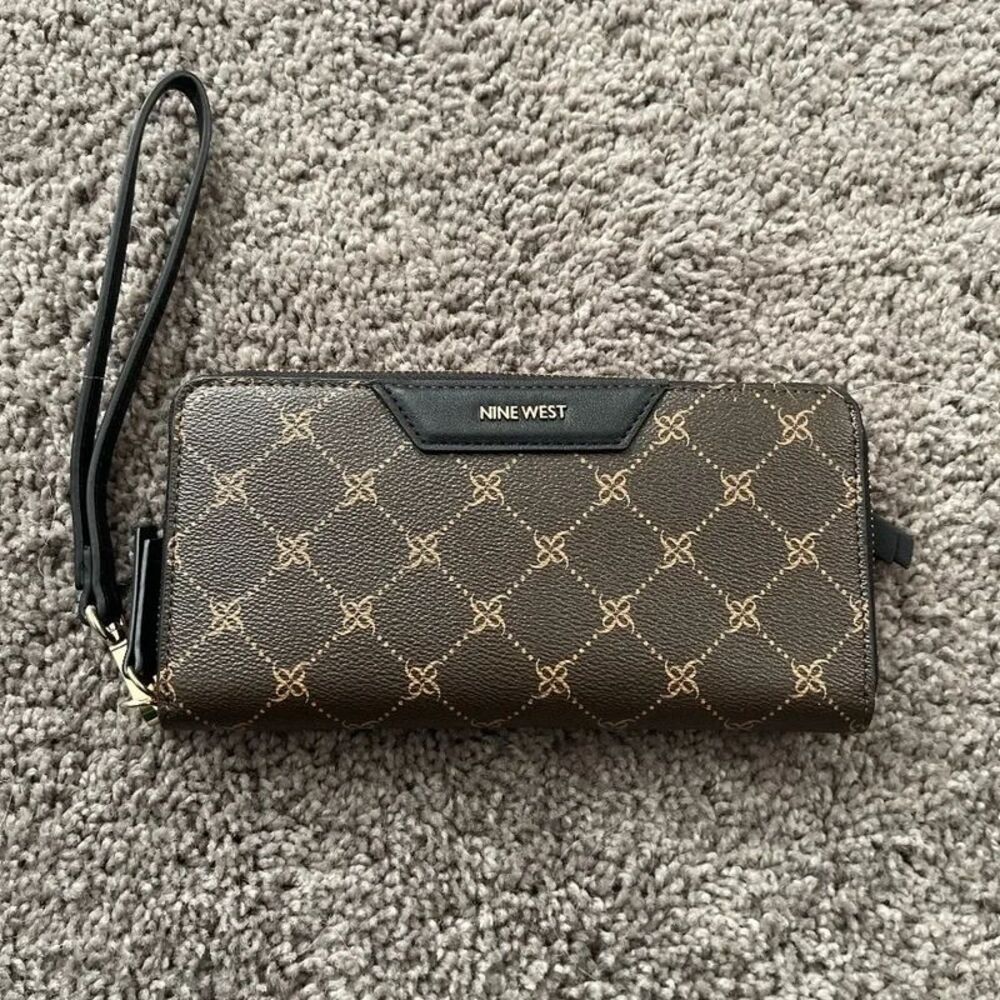 New Nine West Wallet :)
